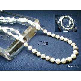 pearl necklace (Perlenkette)