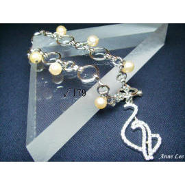 pearl bangle (Pearl bangle)