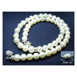 pearl necklace