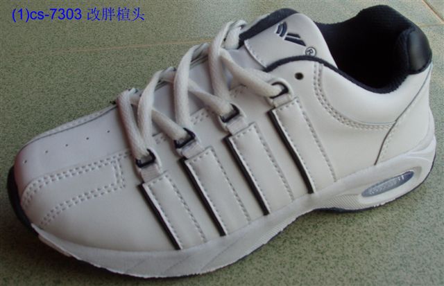  Slippers, Sandals, Sports Shoes (Chaussons, Sandales, Chaussures de sport)