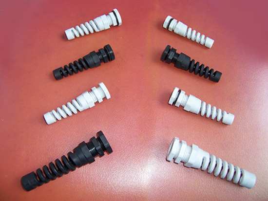  Npt Type Nylon Cable Gland With Strain Relief (Protection Class : Ip68) (Npt Typ Nylon Kabelverschraubung mit Zugentlastung (Schutzklasse: IP68))