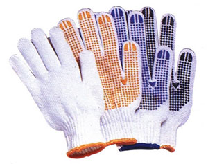  Bags And Working Gloves (Des sacs et des gants de travail)
