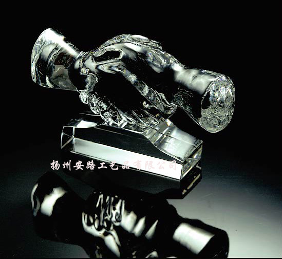 Crystal Hand-Shaking (Crystal Hand-Shaking)