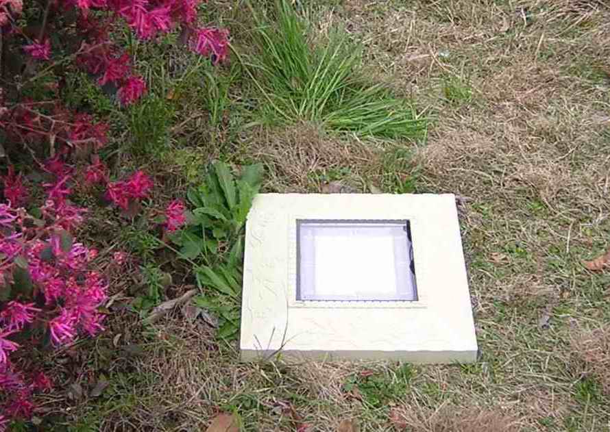  Solar Brick Light