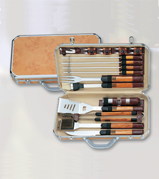 Aluminium Case With 22 Pcs BBQ Tools (Etui Aluminium Avec 22 Pcs BBQ Tools)