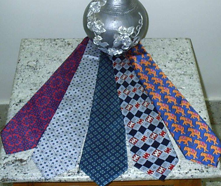  Silk Neckties (Cravates de soie)