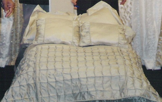  Silk Complete Bedsets, Duvets, Pillows, Shams (Silk complet Bedsets, couettes, oreillers, Shams)