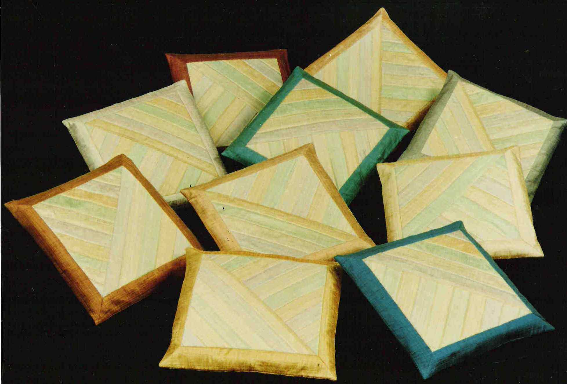  Silk Cushion Covers With Prints, Emb, And Emblishments (Шелковые наволочки с принтами, наб И Emblishments)