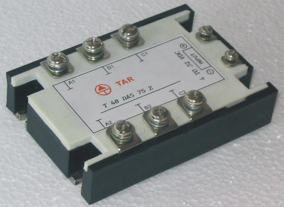  Three Phase Solid State Relays (Trois études de phase Relais statiques)