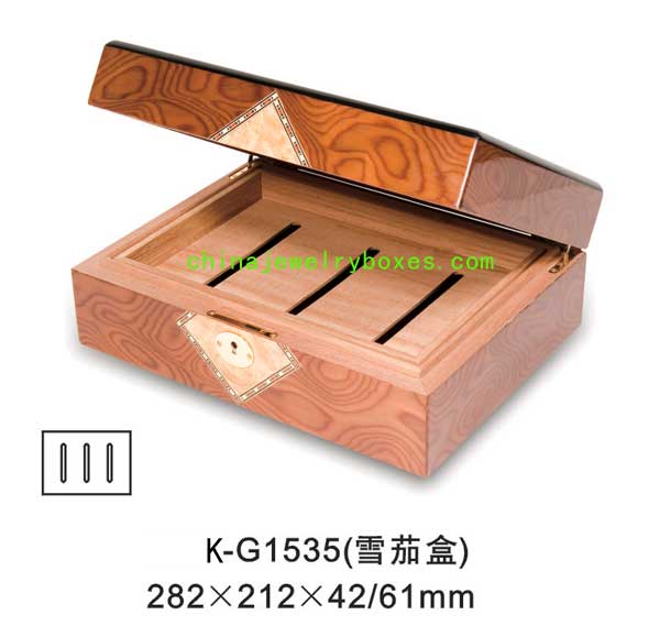  Humidor & Cigar Box