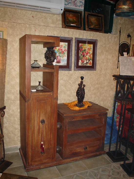  Antique Desk (Античный стол)