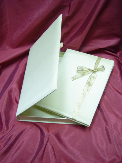  Silk Gift Box With Book Fold (Silk Gift Box With Book Fold)