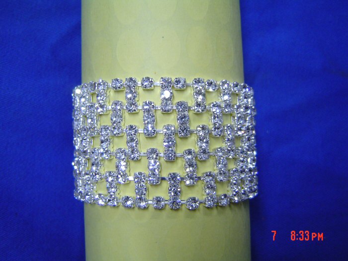  Silver-plated Rhinestone Bangle ( Silver-plated Rhinestone Bangle)