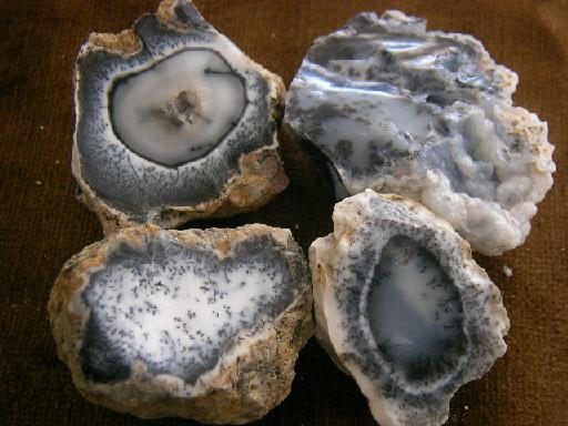Offering Dentritic Opal (Offering dentritischen Opal)