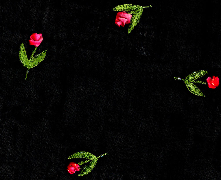 Embroidered Fabrics, Embroidry From Silk N Fab ()