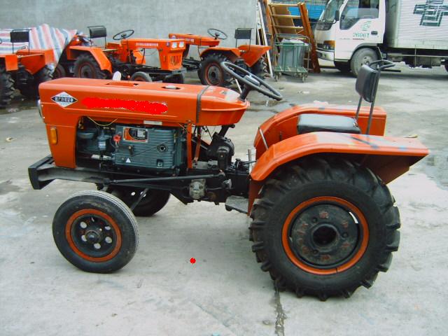  Farming Tractor And Farming Implement (Tracteurs agricoles et d`agriculture biologiques Mettre en œuvre)