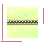  Nylon Zippers And Various Kinds Of Weaving Machines (Fermetures à glissière en nylon et divers types de machines à tisser)