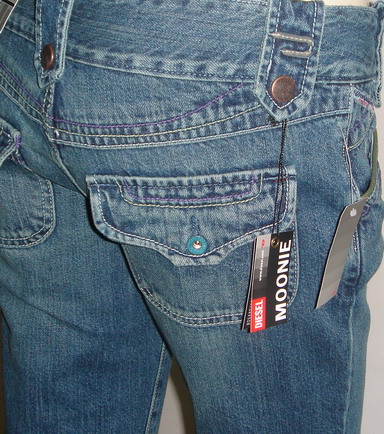  3800 Pairs Of Fashional Jeans With 15 Styles In Stock