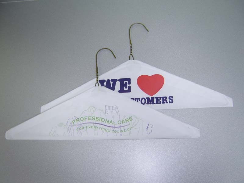  Caped Hanger (Caped Hanger)