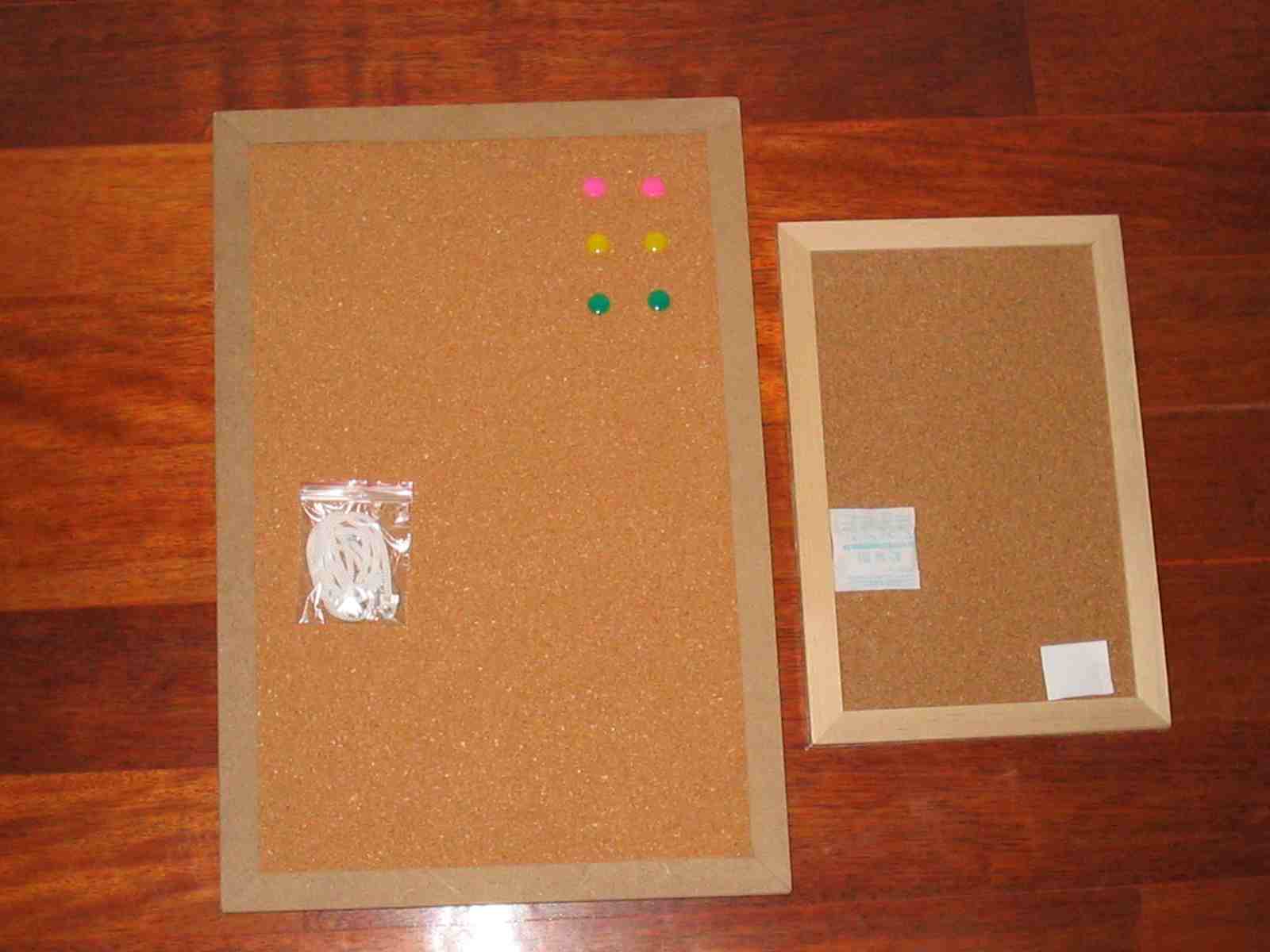  Cork Board (Корка совет)