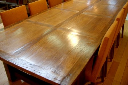  Dining Table (Обеденный стол)