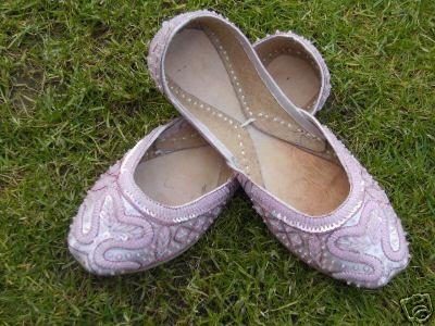  Beaded, Embroidery Leather Sandals ()