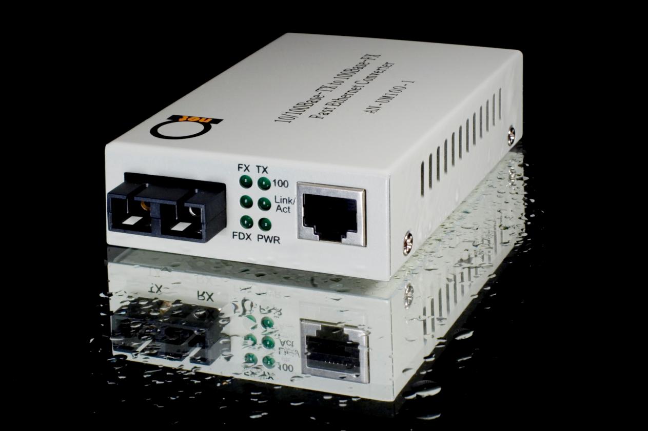  Fast Ethernet Media Converter For 20 / 40 / 60 / 80 / 100 / 120 Km (Fast Ethernet Media Converter Pour 20 / 40 / 60 / 80 / 100 / 120 km)