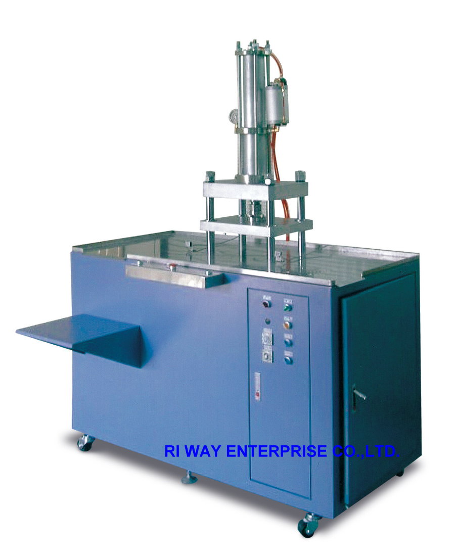  Powder Compacting Press (Poudre de compactage de presse)