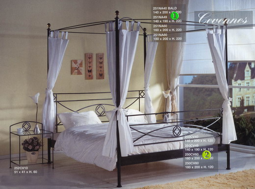  Metal Bed (Metall-Bett)