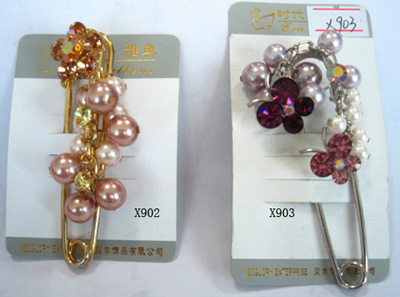  Brooch (Broche)