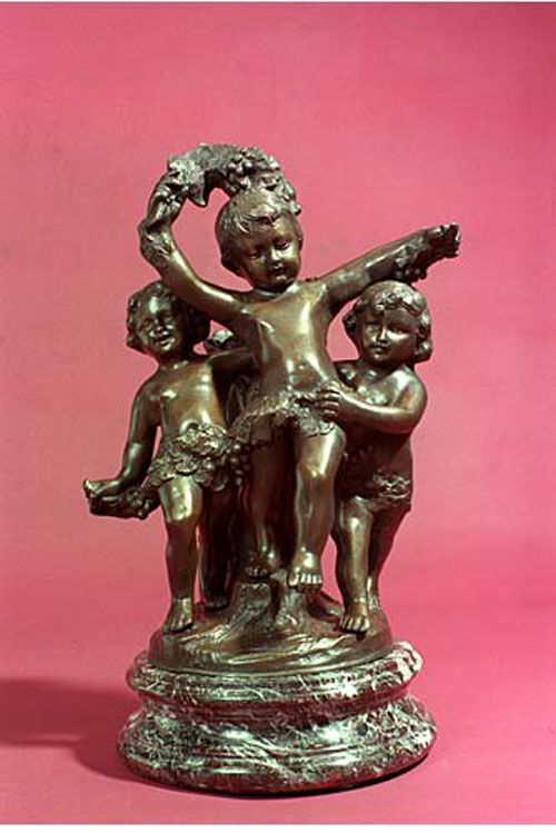  Three Childern With Vase