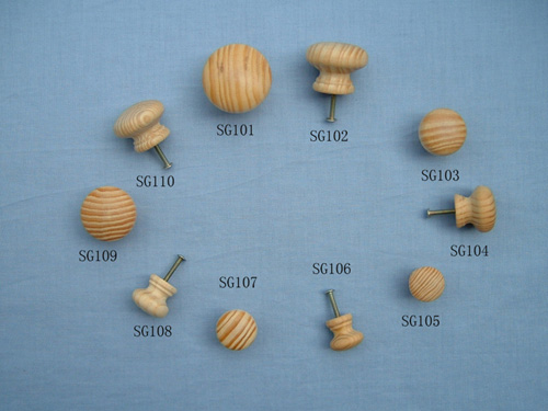  Wooden Knobs (Boutons de bois)