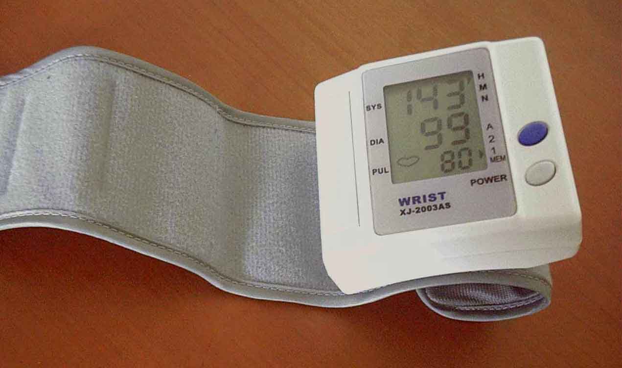  Blood Pressure Monitor (Монитора артериального давления)
