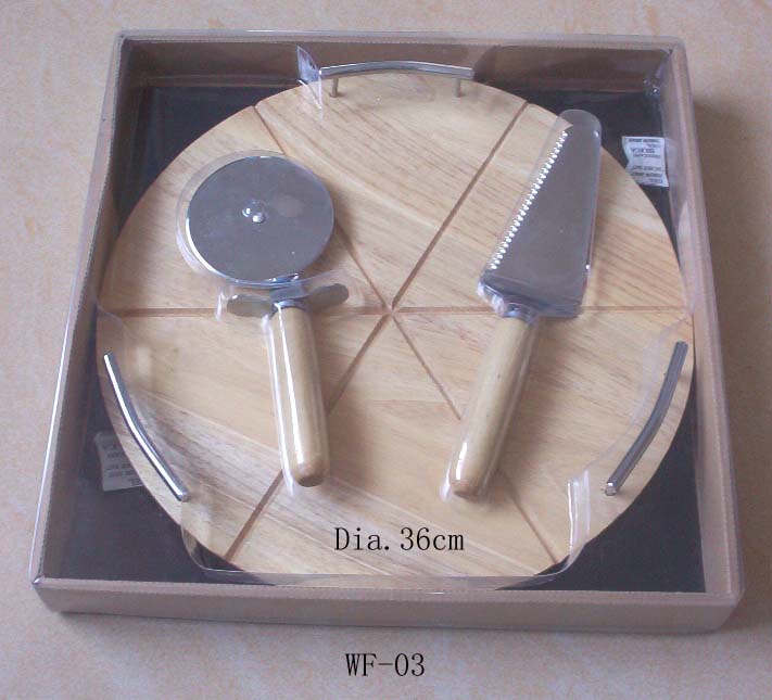  Wooden Cutting Board And Pizza Cutter