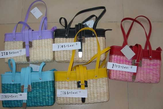  Straw Bag ()