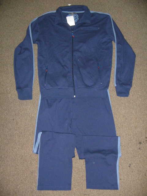  Men`s Jogging Suit (Мужской спортивный костюм)