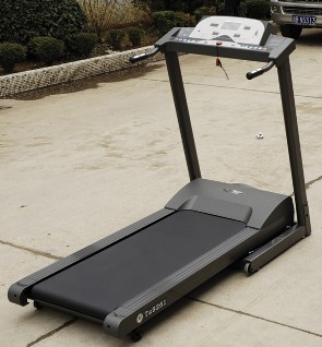  Fitness Equipment / Motorized Treadmill (Fitness Equipment / Tapis roulant motorisé)