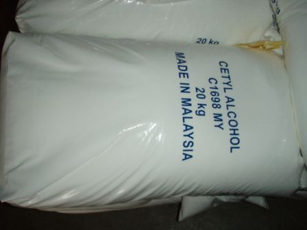 Cetyl Alcohol (Cetyl Alcohol)