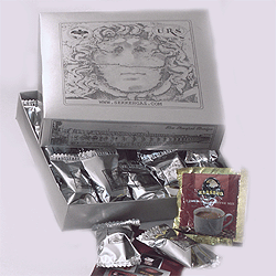  Candy In Paper Box (Candy In Paper Box)