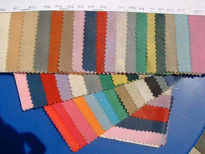  Colourful Polypropylene (Pp) Spunbond Non Woven Clothes (Красочная полипропилен (ПП) Спанбонд Нетканые одежды)