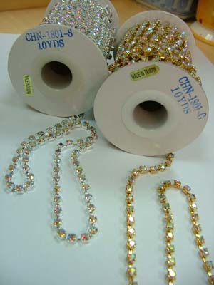  Rhinestone Brass Cup Chains