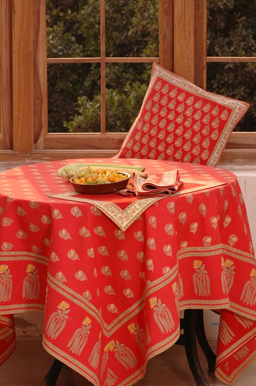  Printed Table Cover, Cushion Cover, Mat & Napkin ()