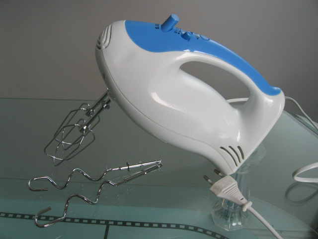  Hand Mixer (Batteur à main)
