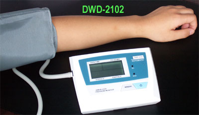  Blood Pressure Monitor Dwd-2102 (Tensiomètre dwd-2102)