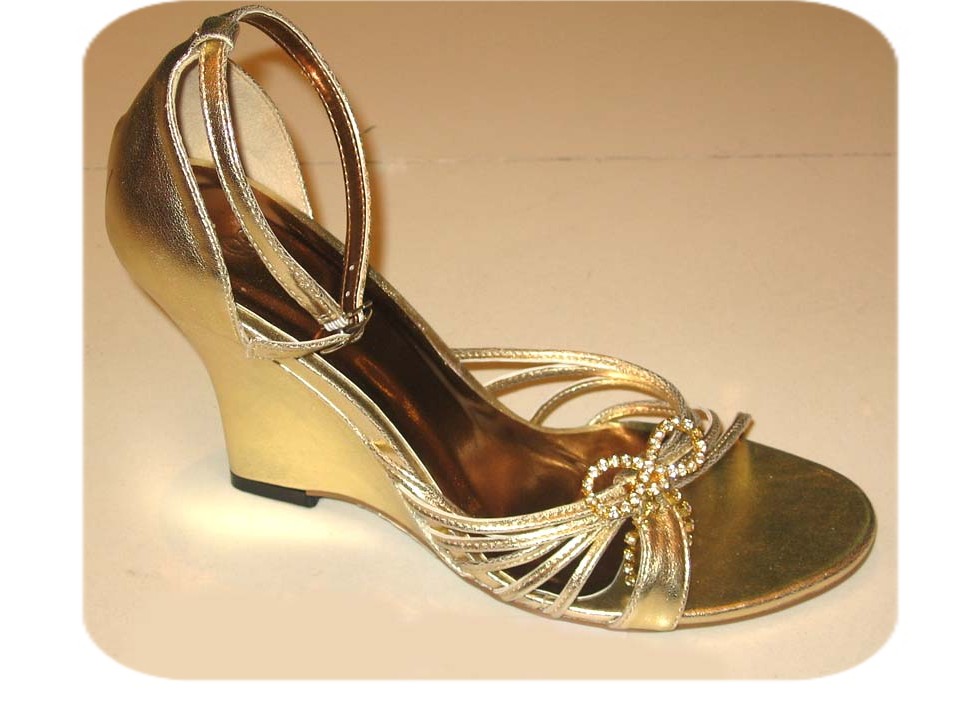  Ladies Sandals In Gold Color (Дамы сандалии в золотом цвете)