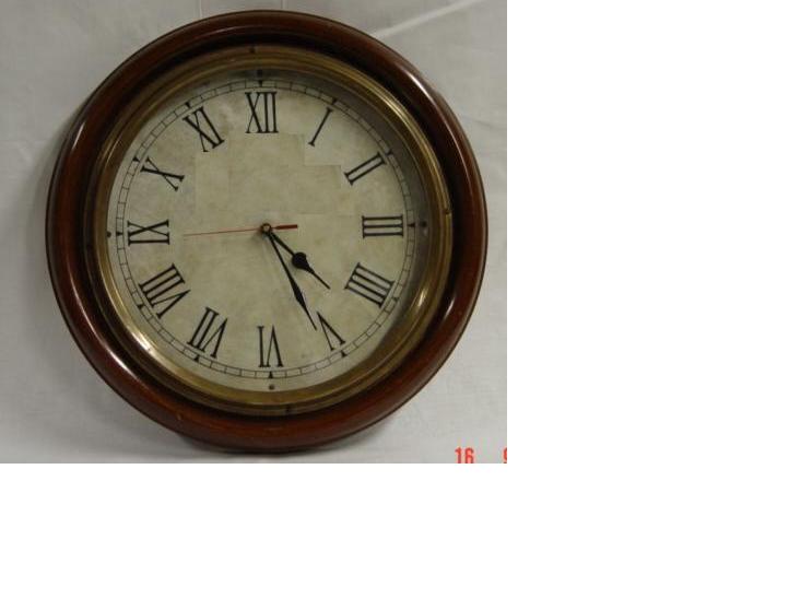  Antique Wall Clock (Antique Wall Clock)