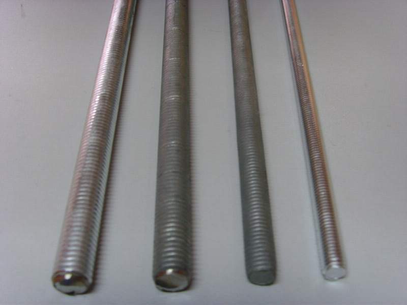  Threaded Rods (Tiges filetées)