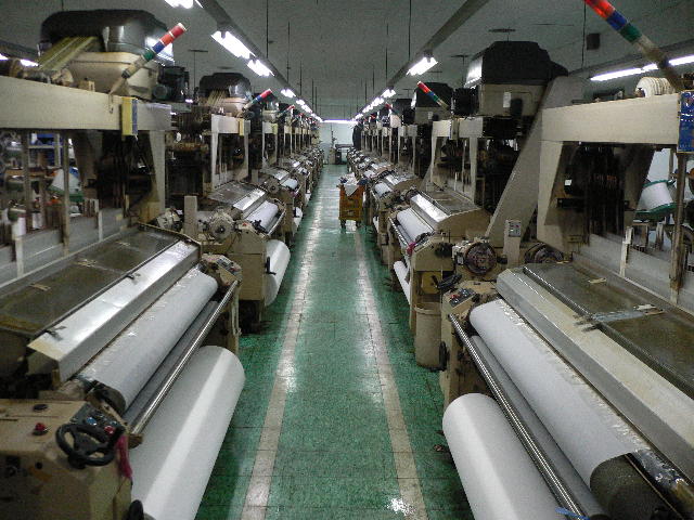  Tsudacoma and Nissan and Somat Weaving Machinery (Tsudacoma et Nissan et Somat machines à tisser)
