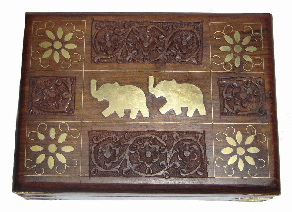  Wooden Jewelry Box (Boîte à bijoux en bois)
