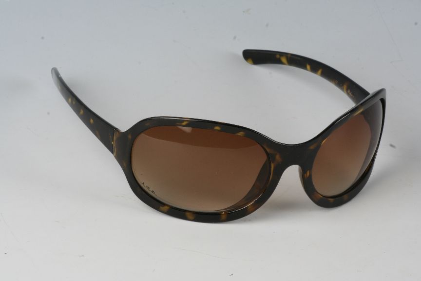  Sunglasses (Lunettes de soleil)